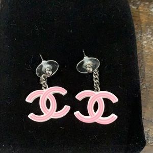 Chanel earrings 💯% Authentic
